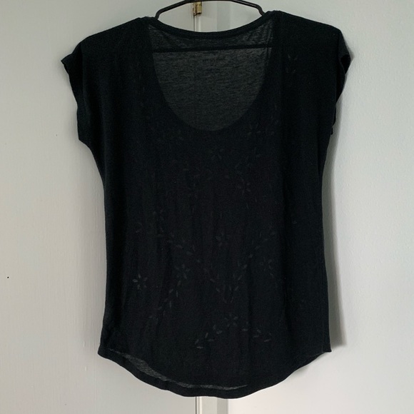 American Eagle Favorite Tee - Picture 2 of 4